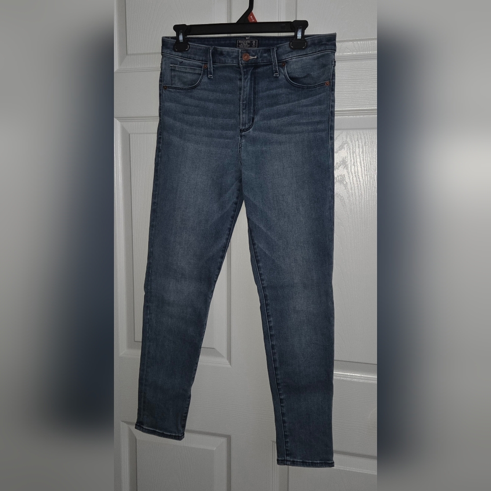 Abercrombie & Fitch Dark Blue Skinny Jeans Size 8 (29)
